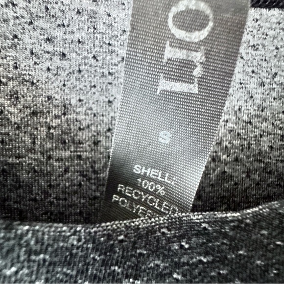 Vuori Grandview Tech Shirt Grey Small - Picture 5 of 8